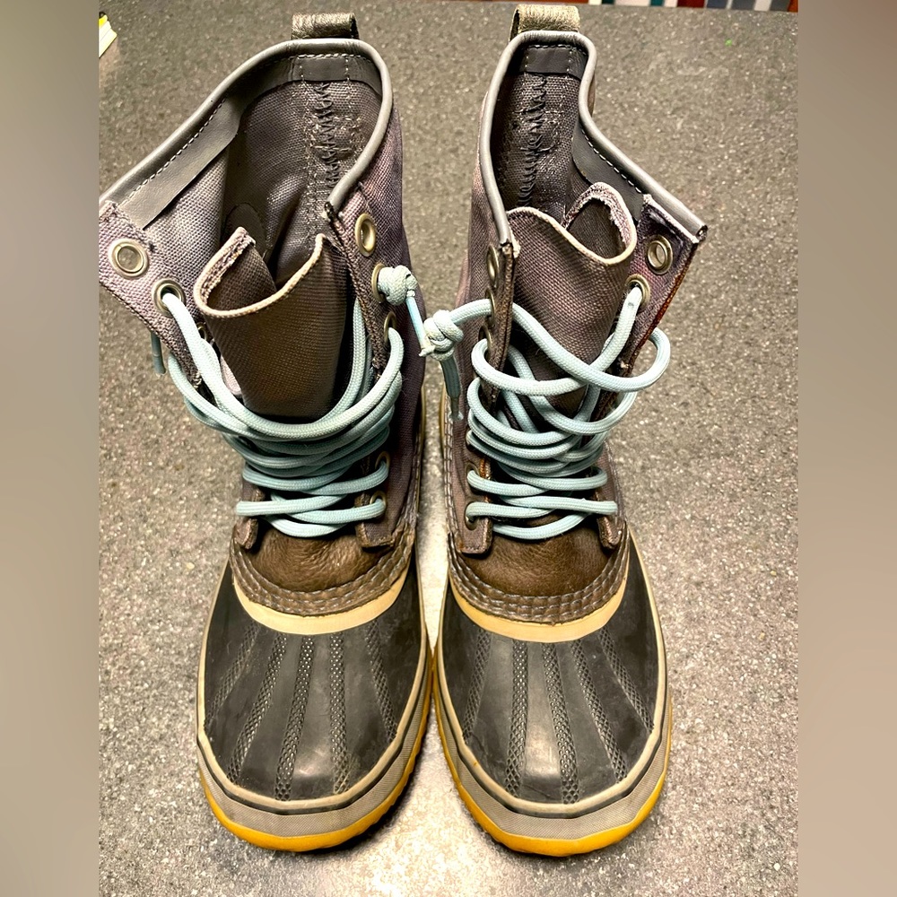 Sorel waterproof duck boots. Used, good.
